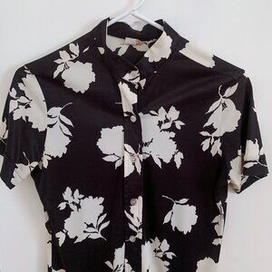 Gorgeous Vintage Black and White Floral Blouse Size Small-ish